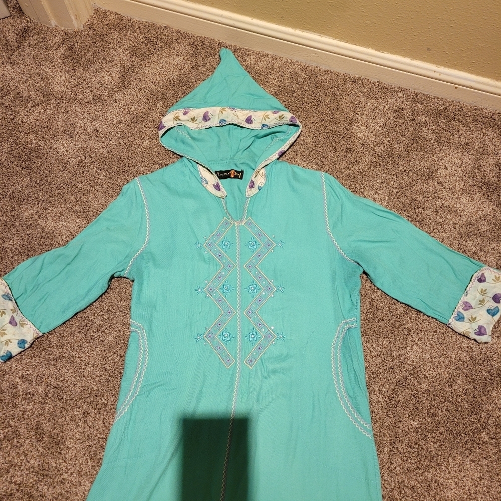 - Moroccan jellaba